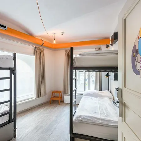 Hostal Mingle *